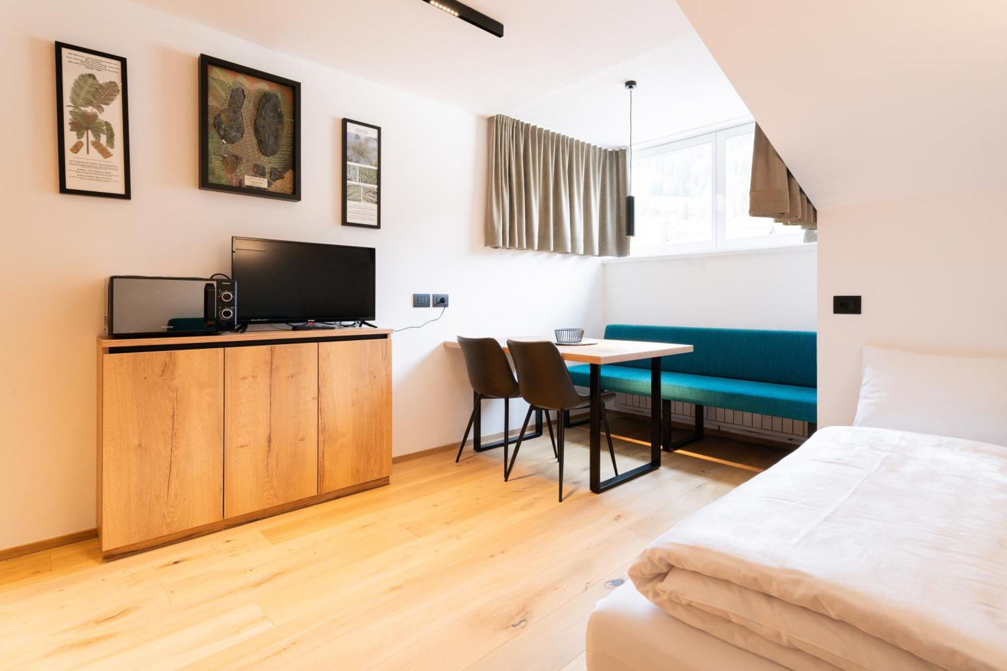 One-Bedroom Apartment,1574746619:JPEG